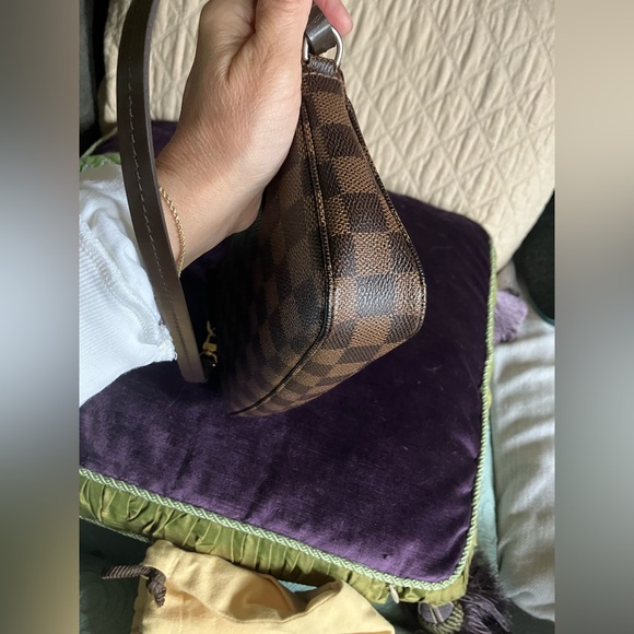 Louis Vuttion Pochette NM - Picture 11 of 12